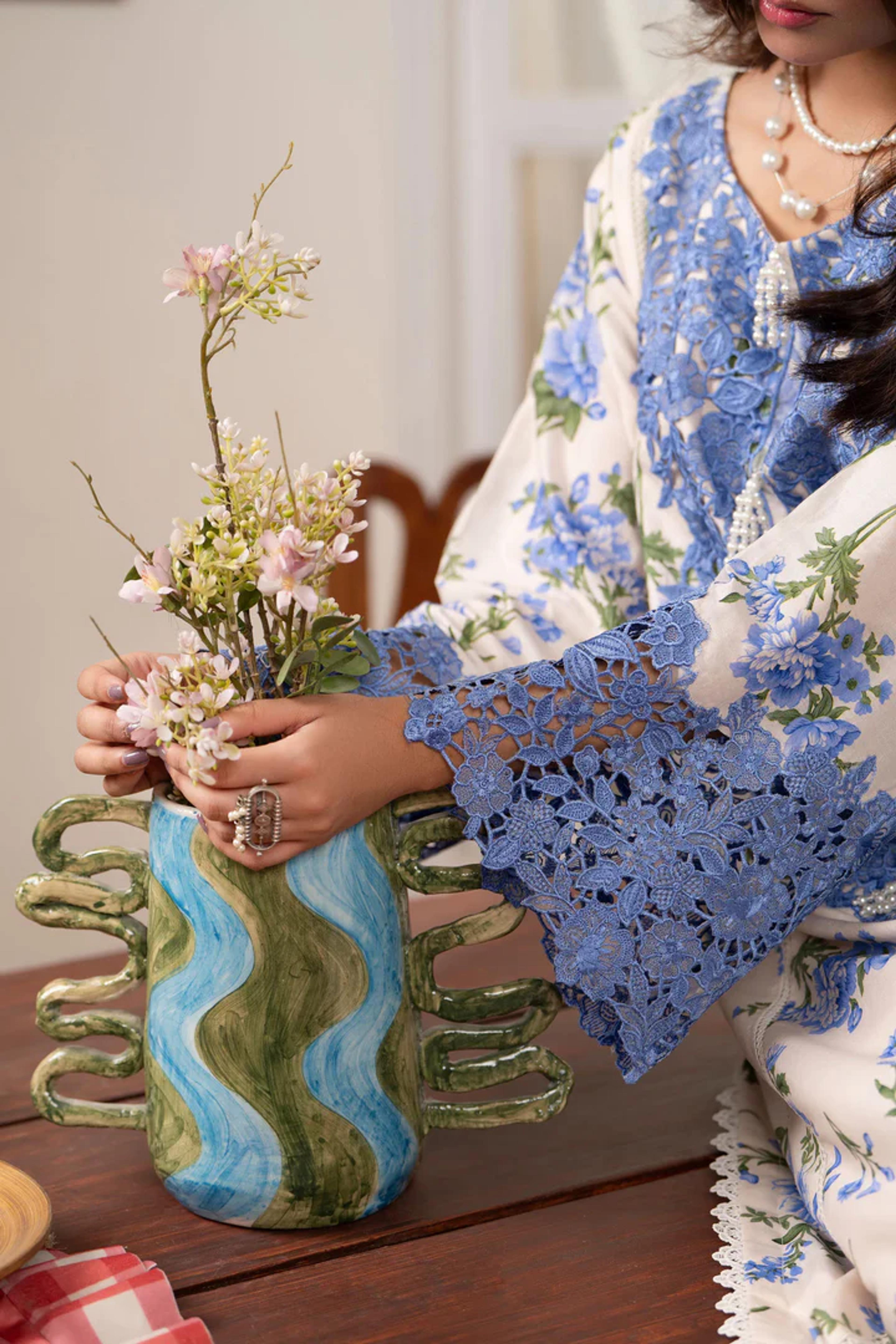 Festive Lawn Suit Embroidered &Breathable - Thumbnail 4