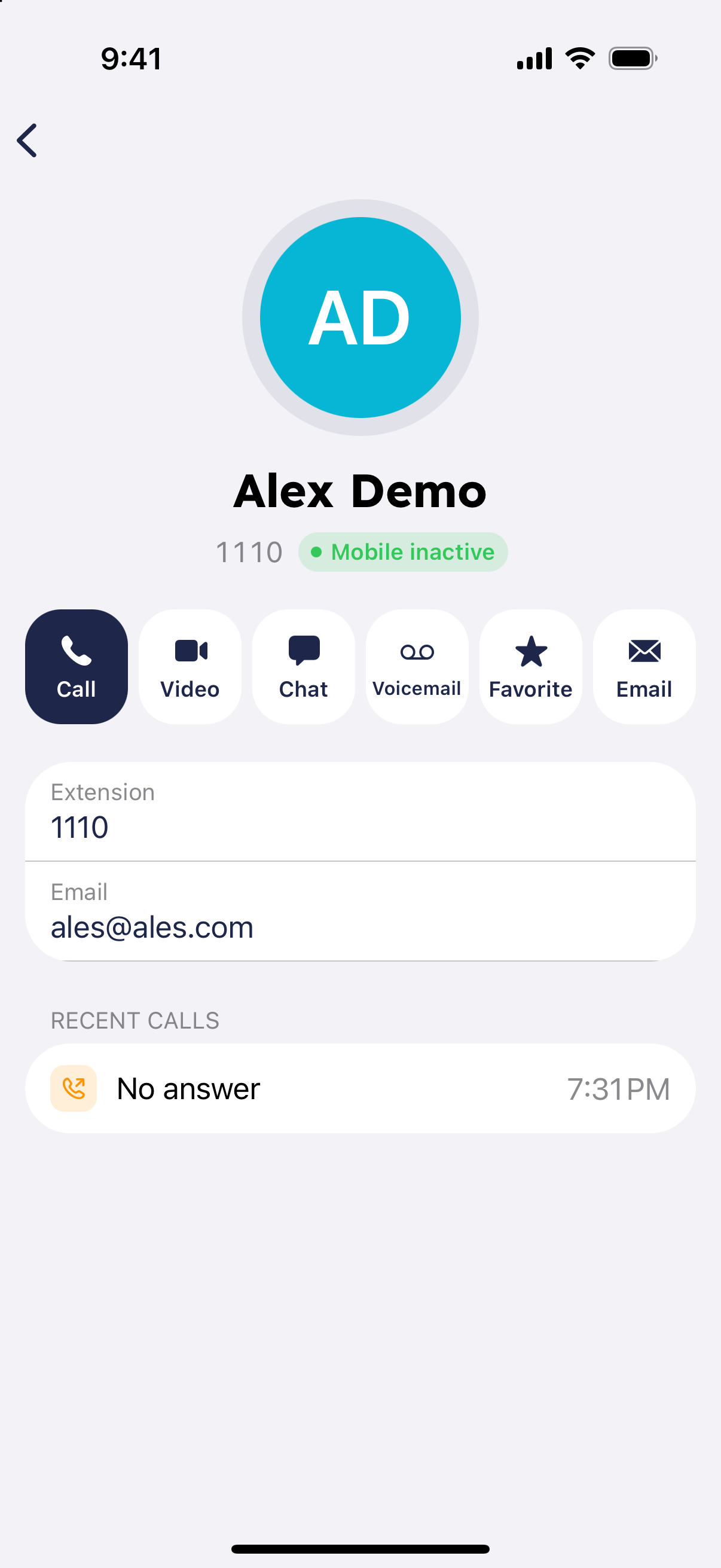 RingQ contact screen with the Chat button