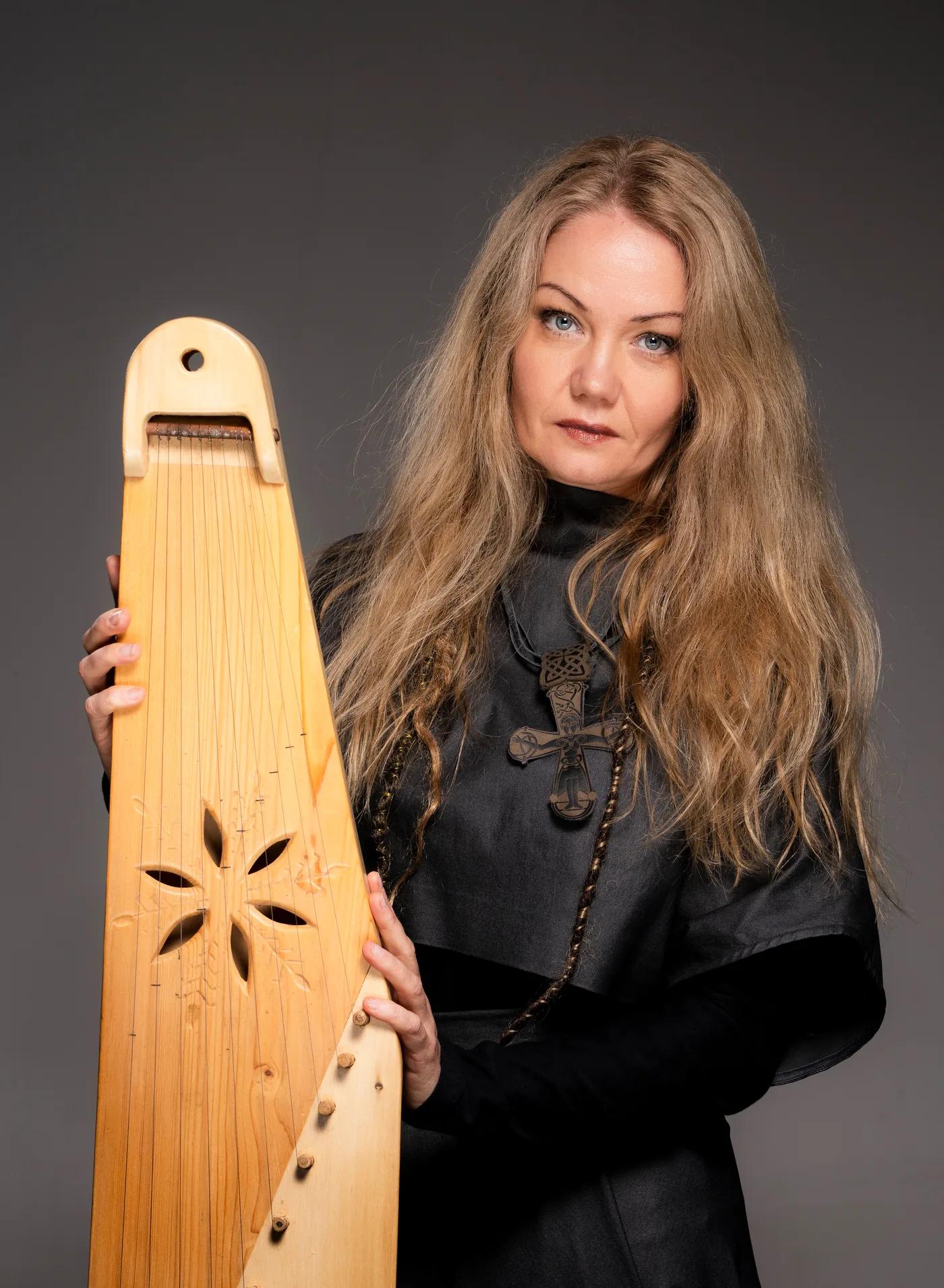 Women's portrait session in the Riga studio, photo 39