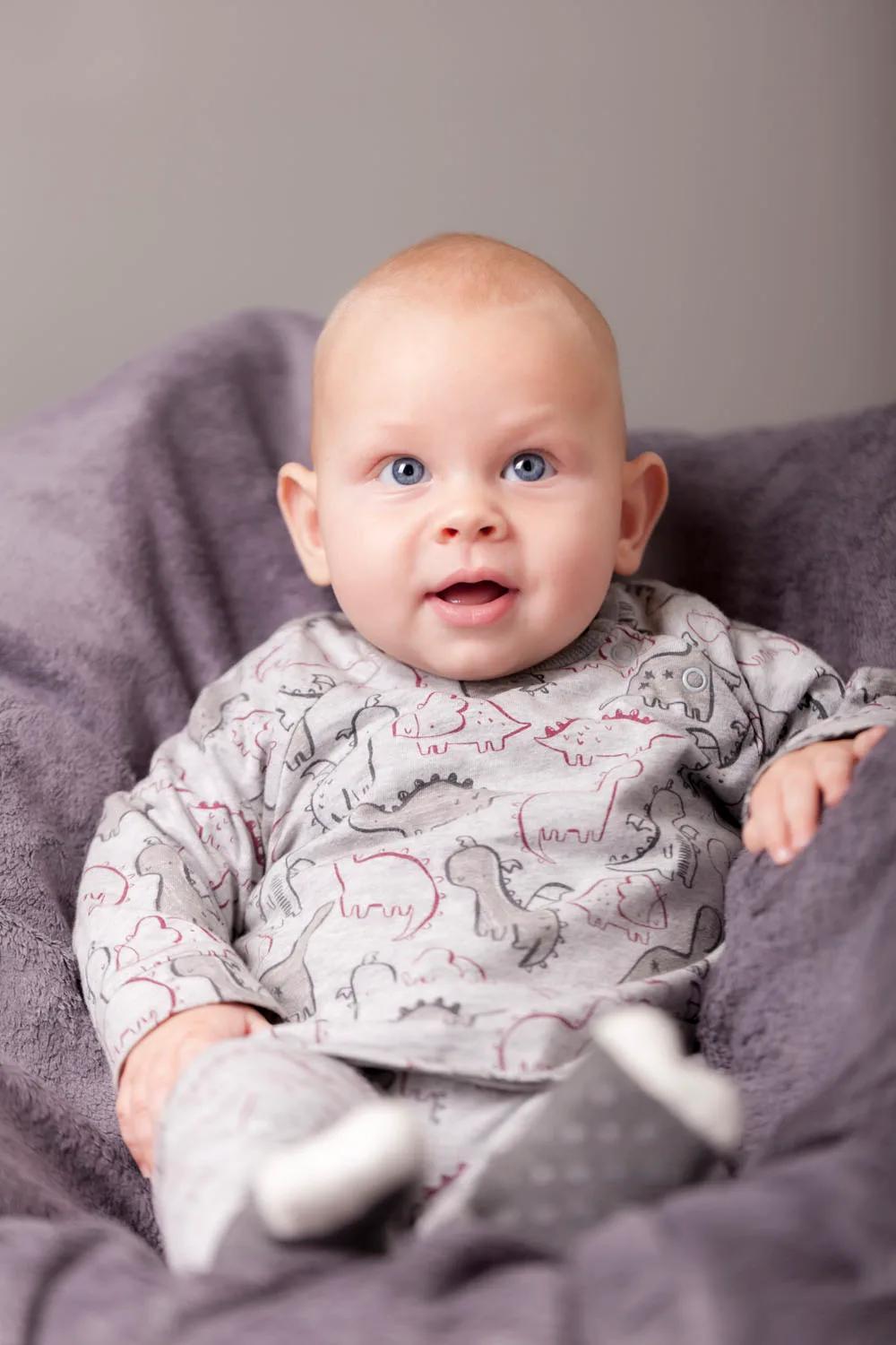 Family portrait session in the Riga studio, photo 6