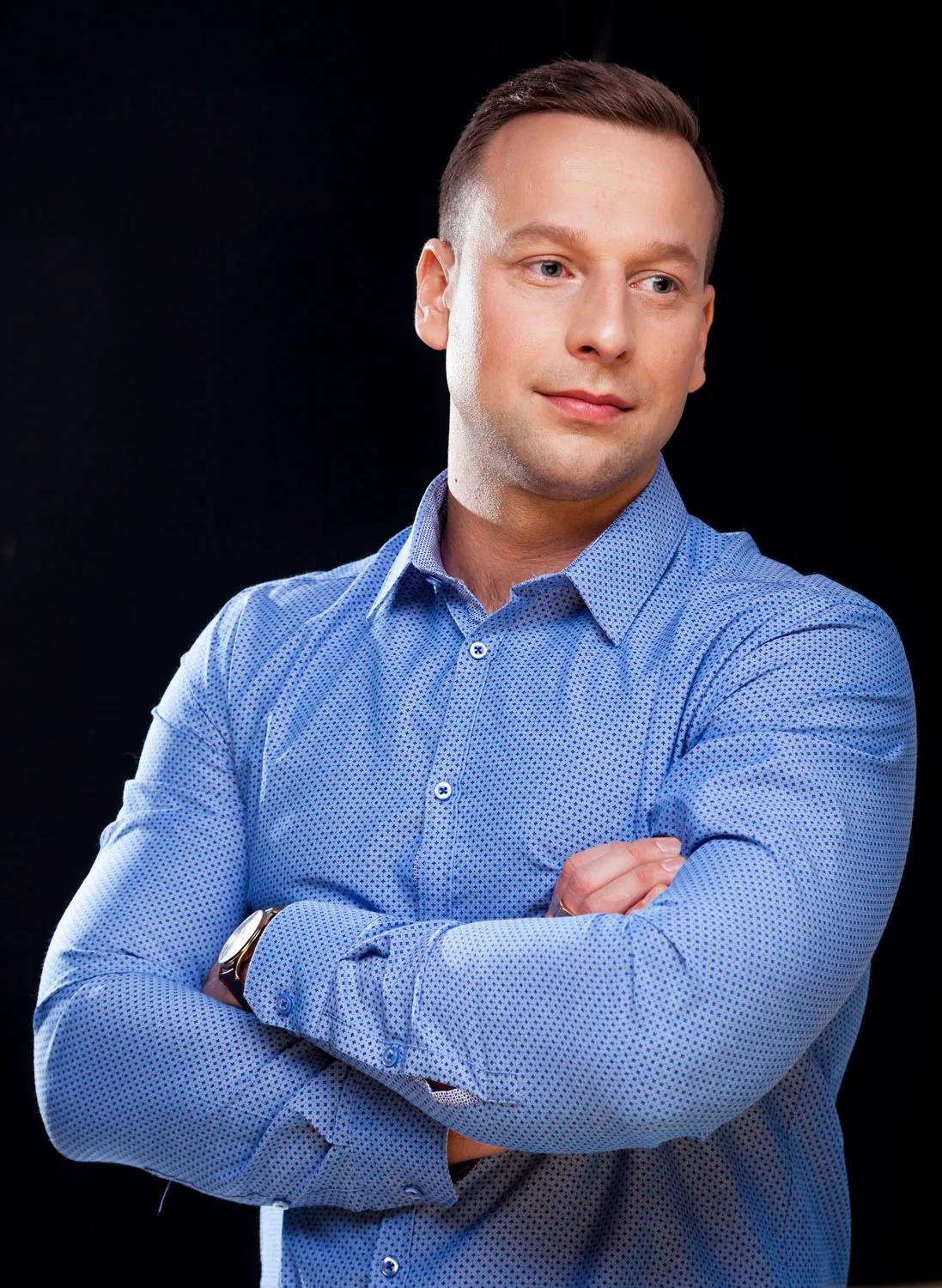 Men's portrait session in the Riga studio, photo 22