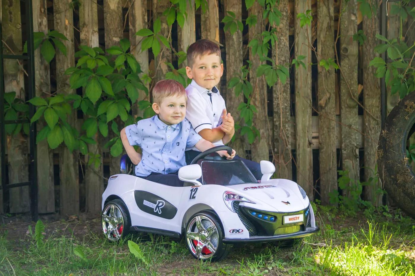 Family portrait session in the Riga studio, photo 4
