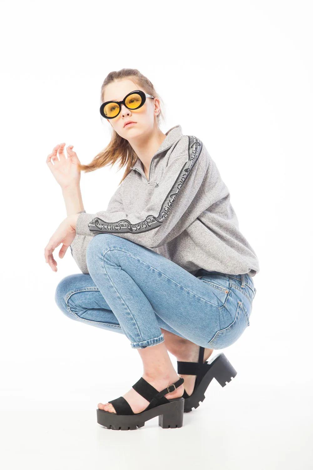 Women's portrait session in the Riga studio, photo 15