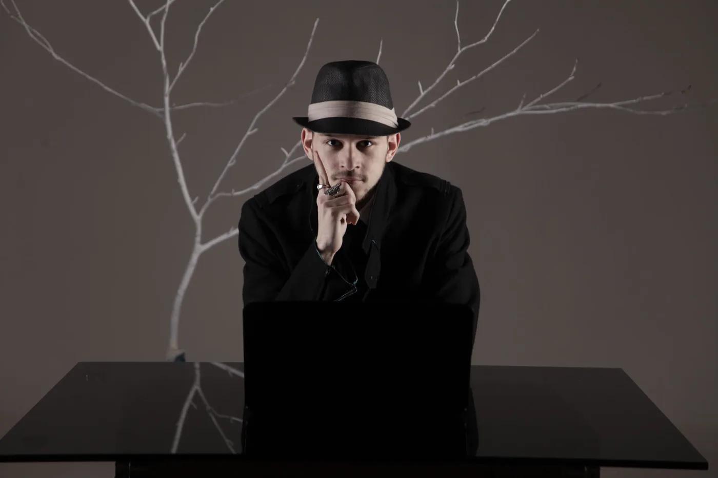 Men's portrait session in the Riga studio, photo 11
