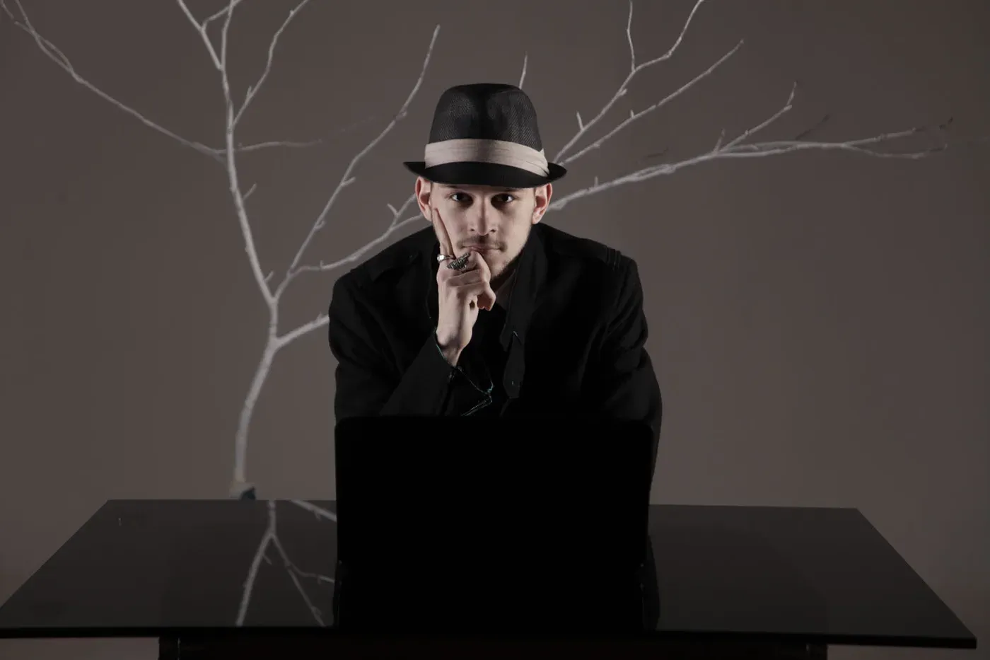 Men's portrait session in the Riga studio, photo 11