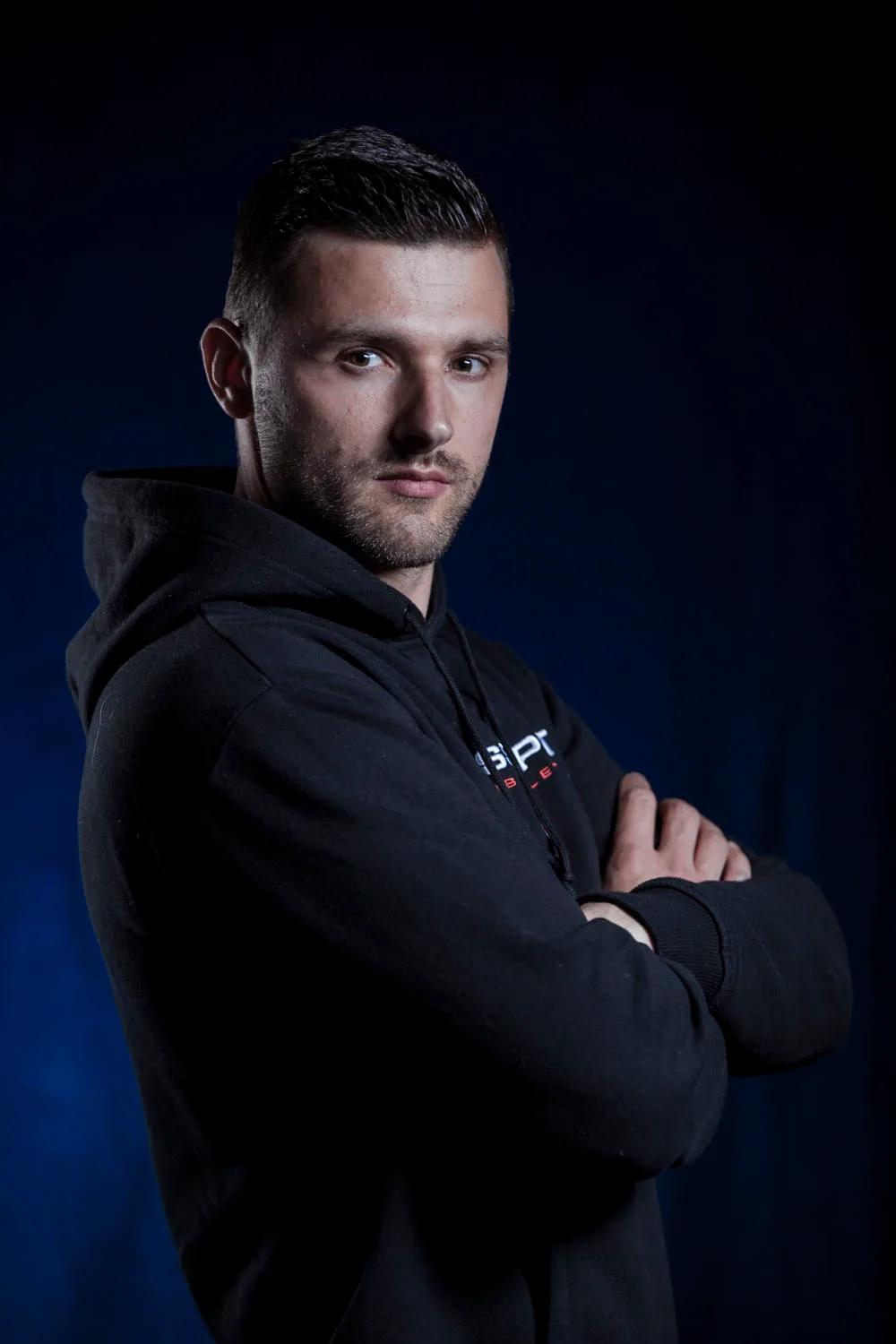 Men's portrait session in the Riga studio, photo 26