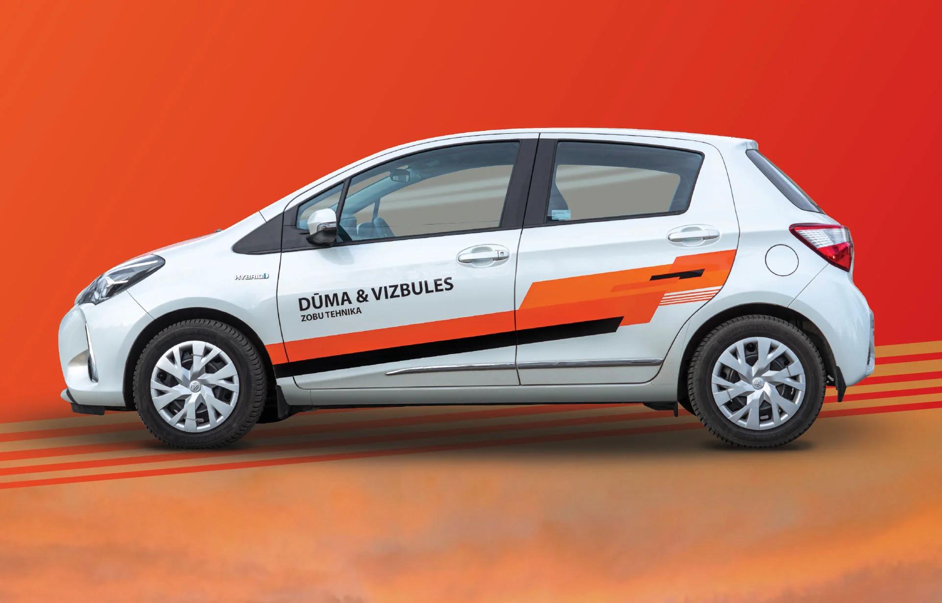Toyota Yaris aplīmējuma dizaina attēls Dūma un Vizbules zobu tehnikai