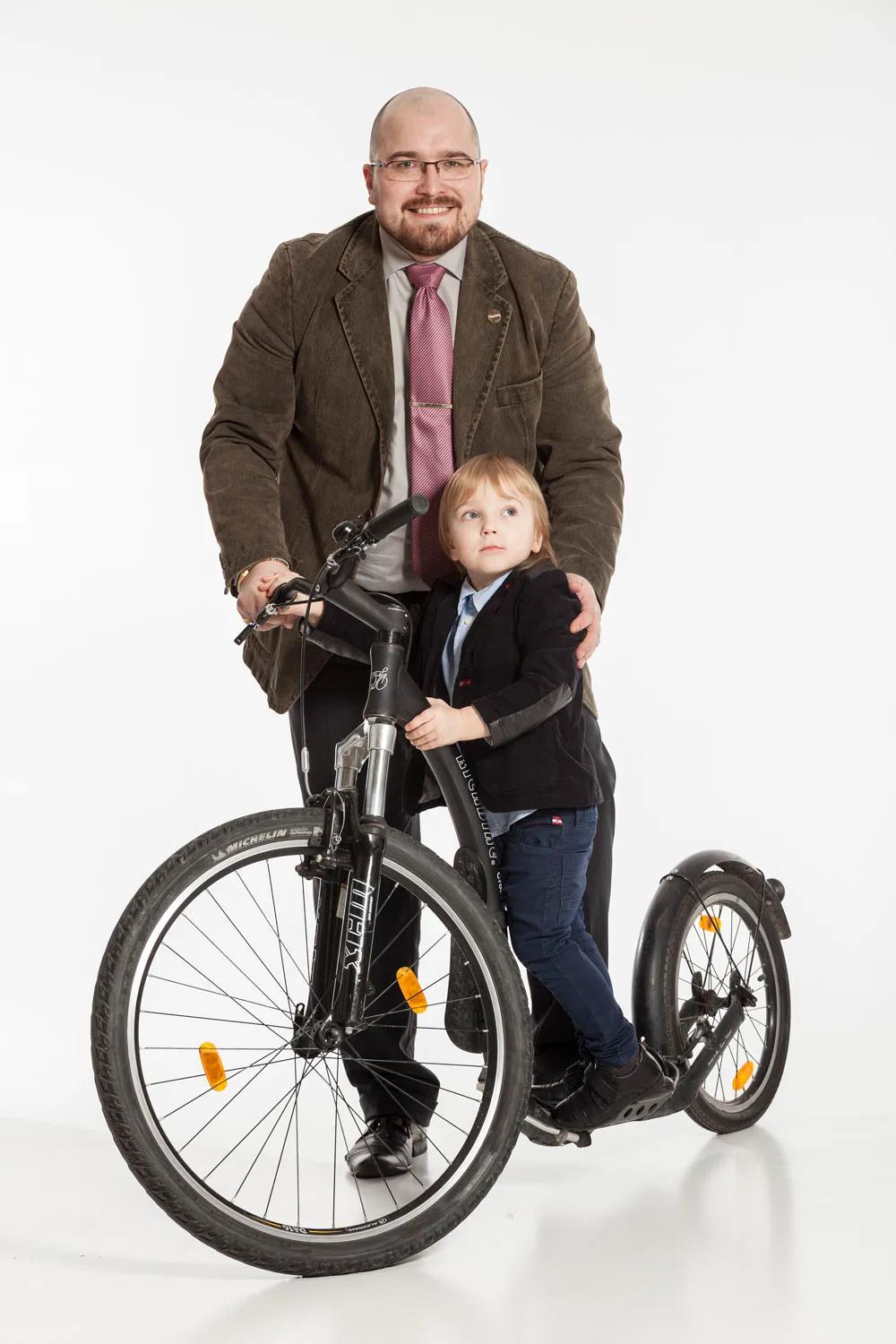 Family portrait session in the Riga studio, photo 16