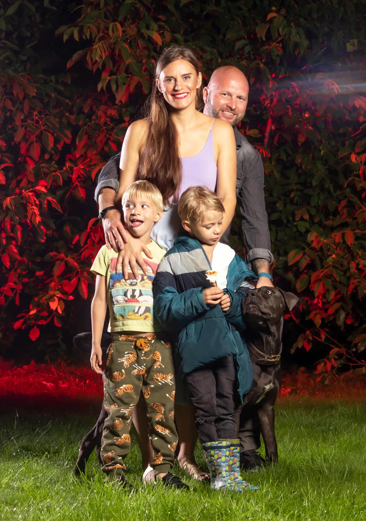 Family portrait session in the Riga studio, photo 24