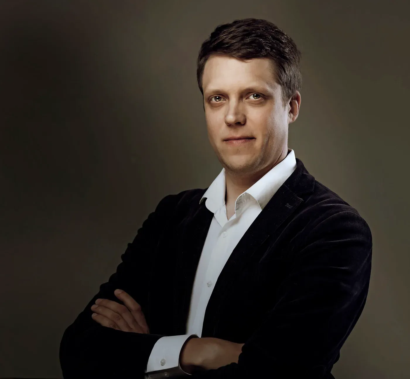 Men's portrait session in the Riga studio, photo 8