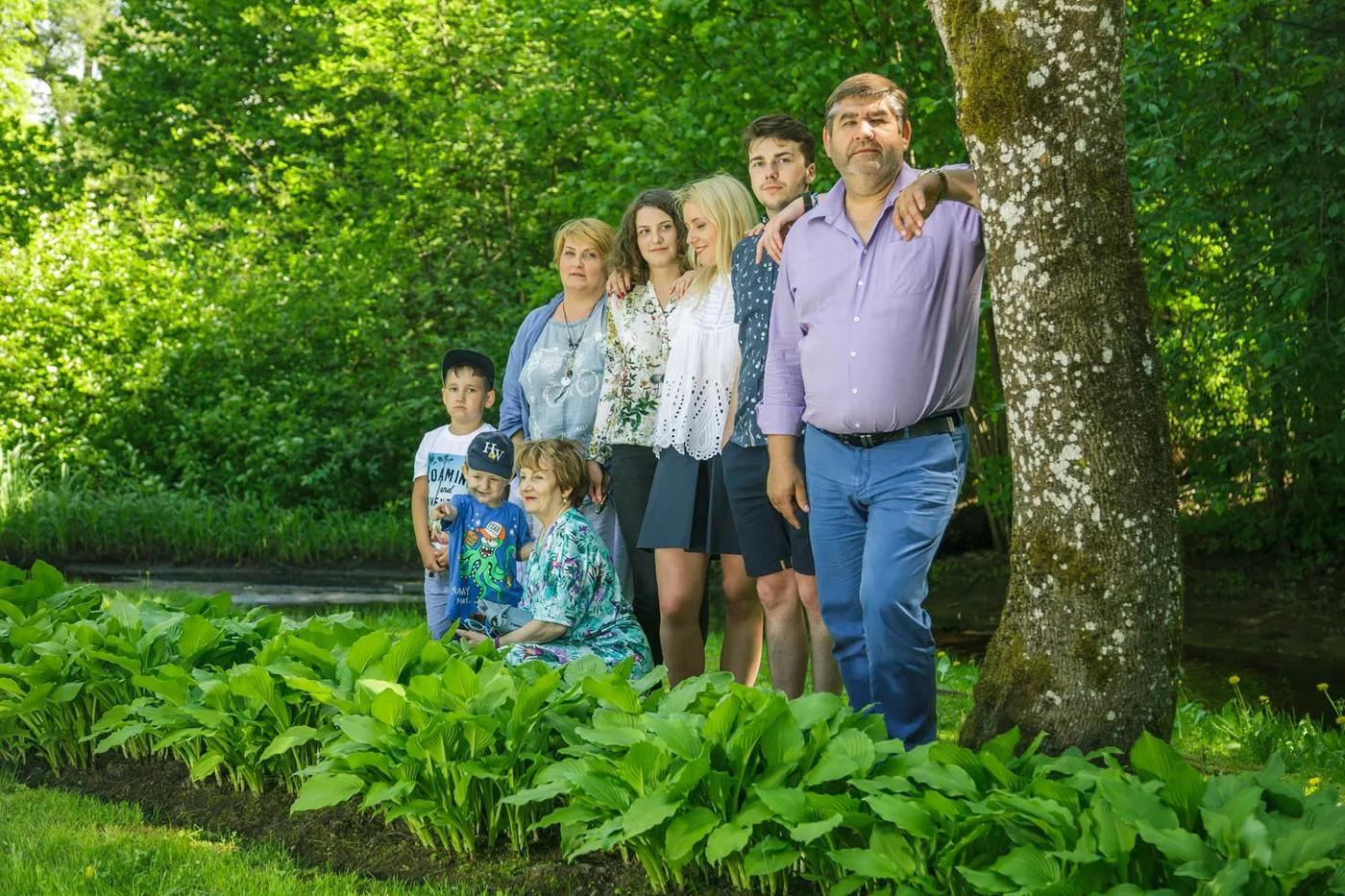 Family portrait session in the Riga studio, photo 5