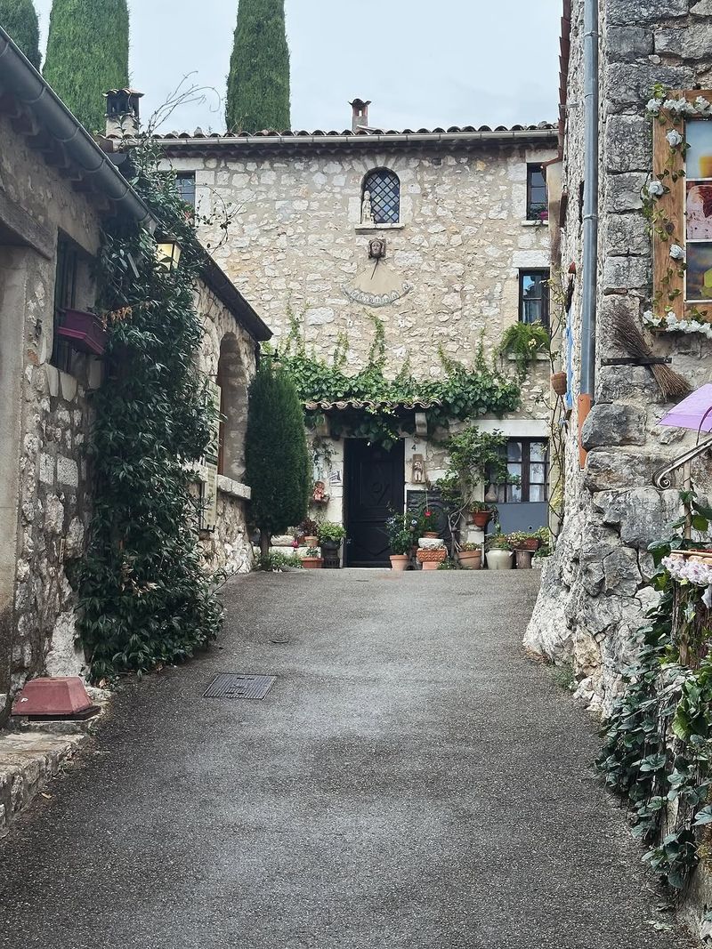 Le Village De Gourdon