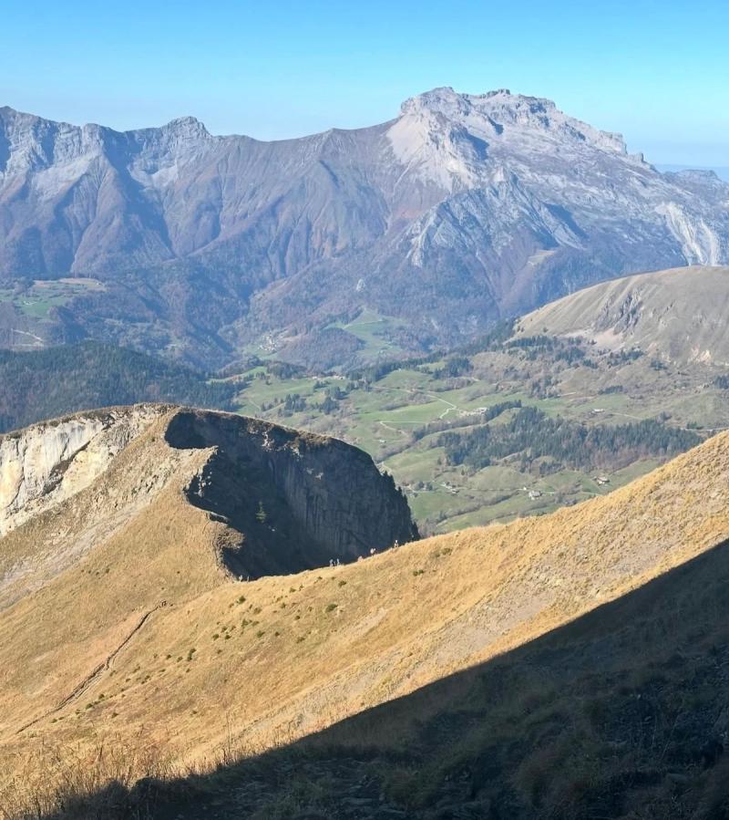 Le Lac Du Mont Charvin