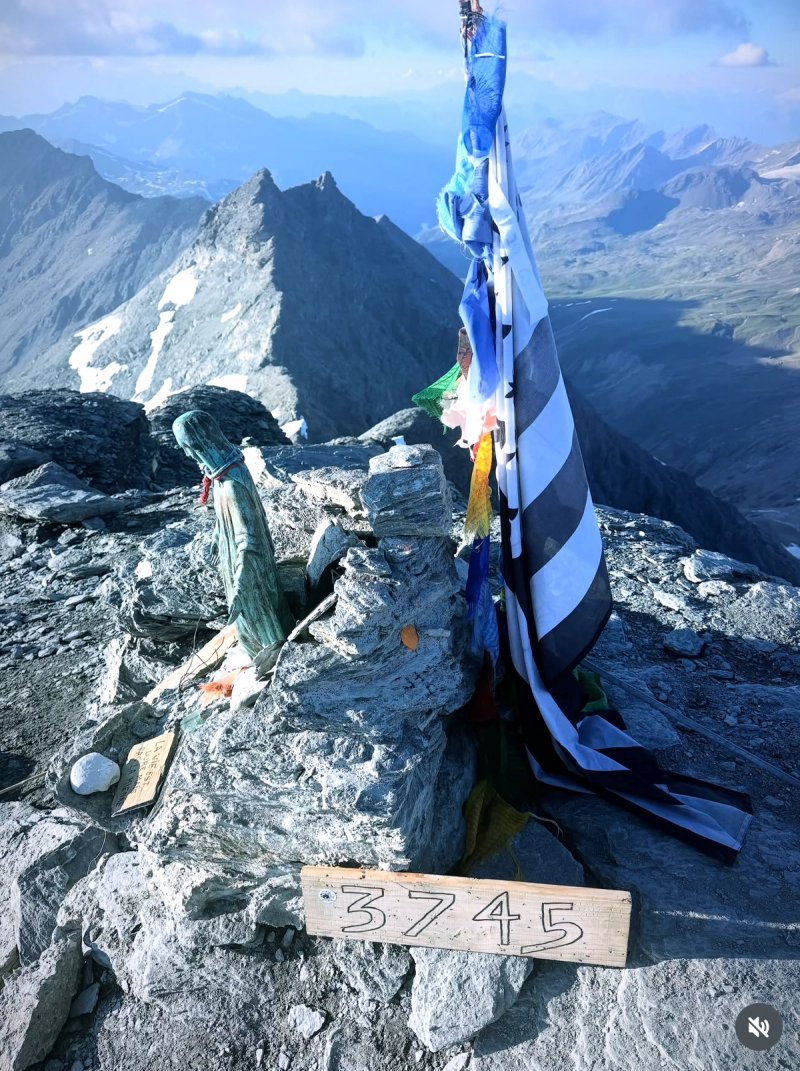 Le Sommet De l'Aiguille  De La Grande Sassière 