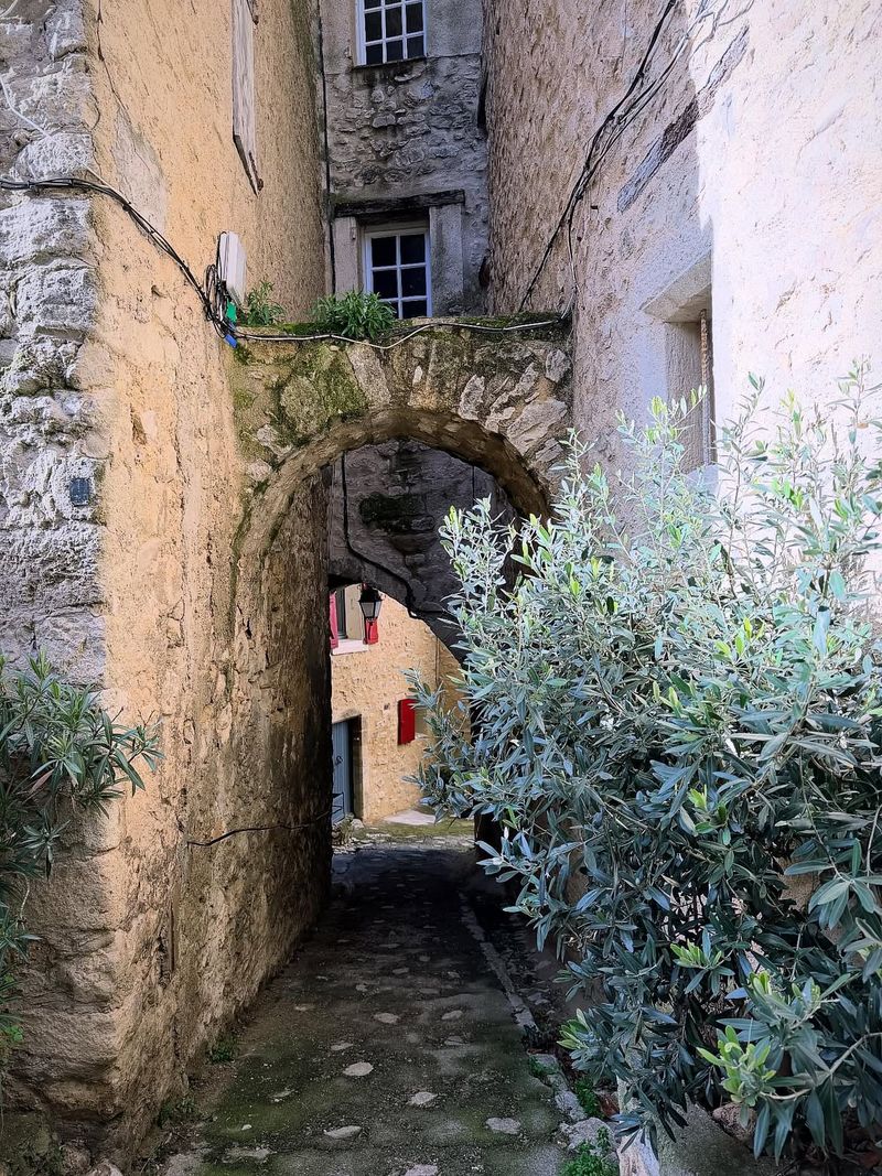 Le Village De Lurs 