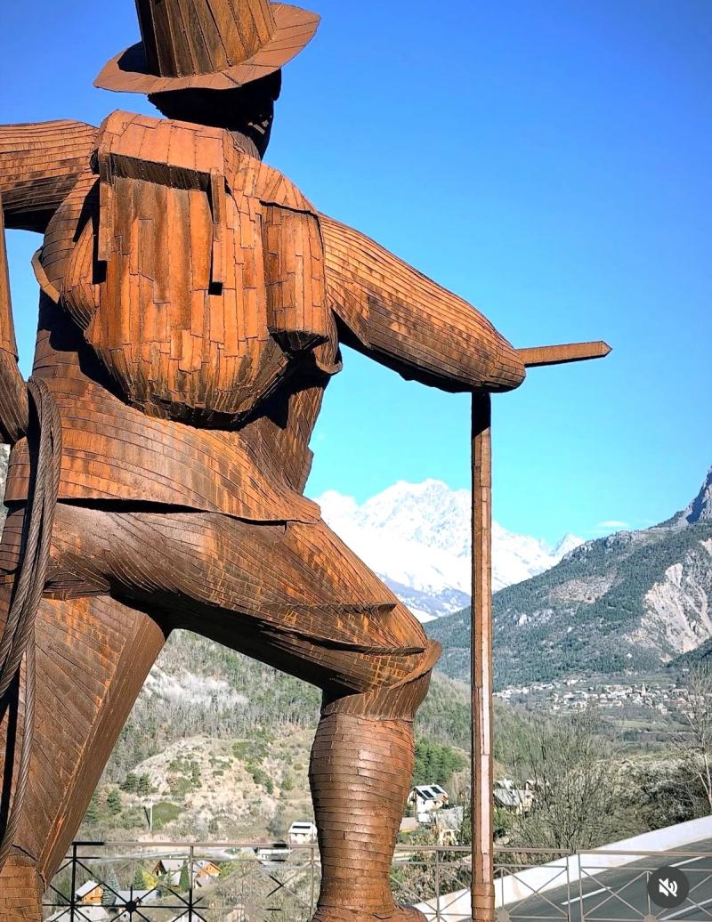 La Statue d'Edward Whymper