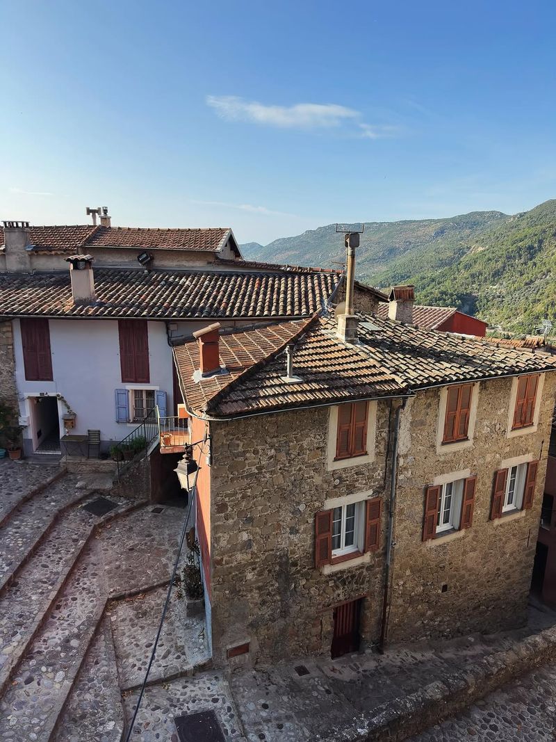 Le Village De Coaraze