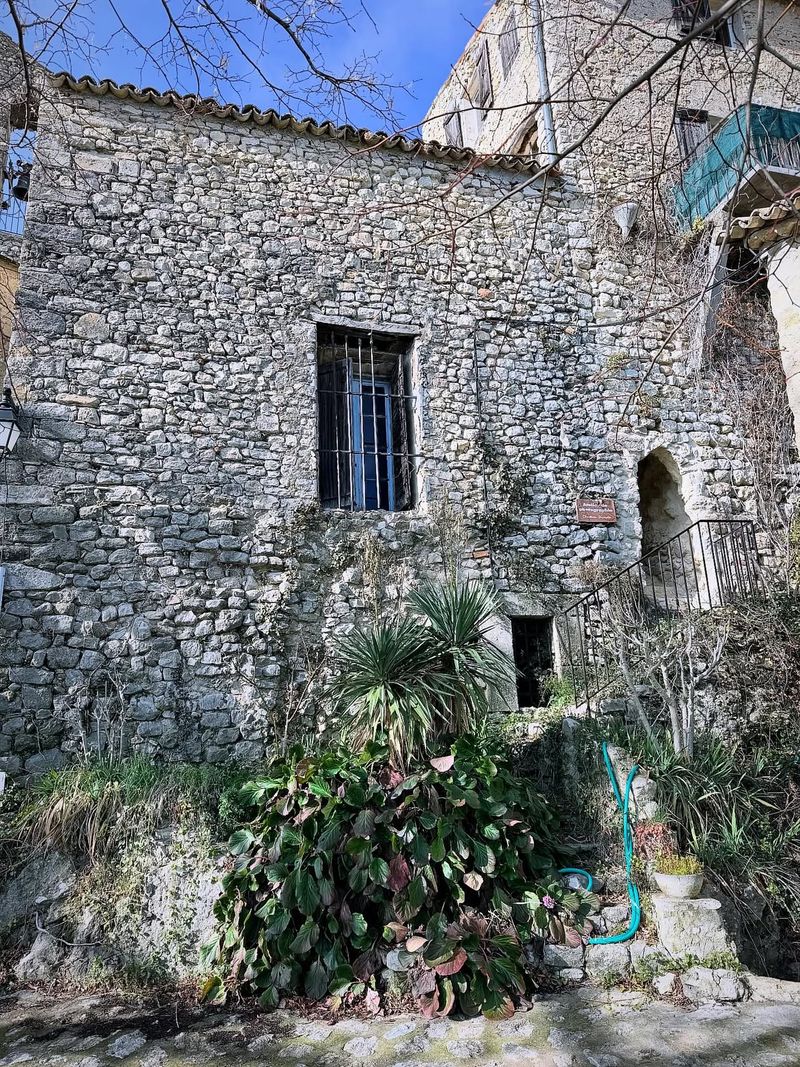 Le Village De Lurs 