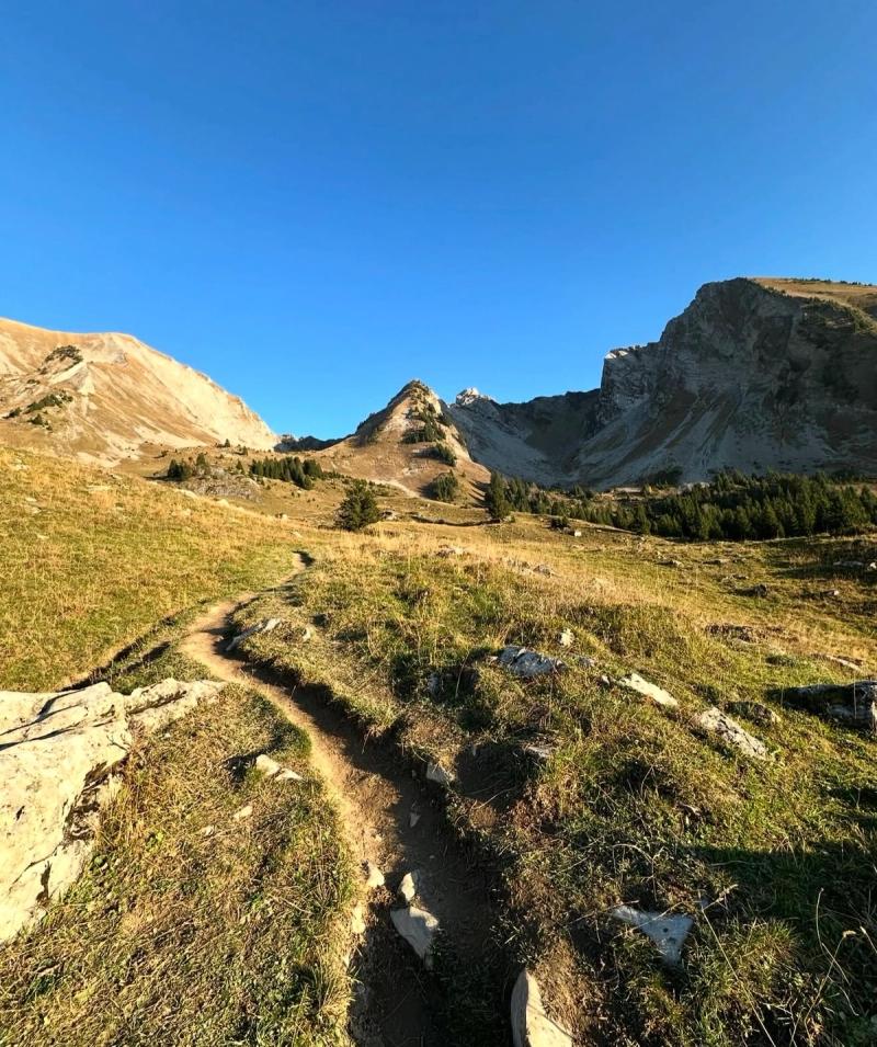 Le Lac Du Mont Charvin
