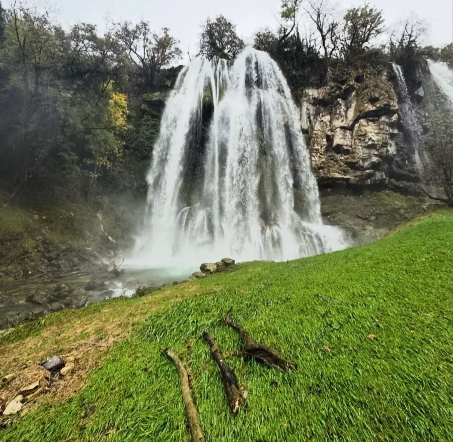 Image La Cascade Des Dards