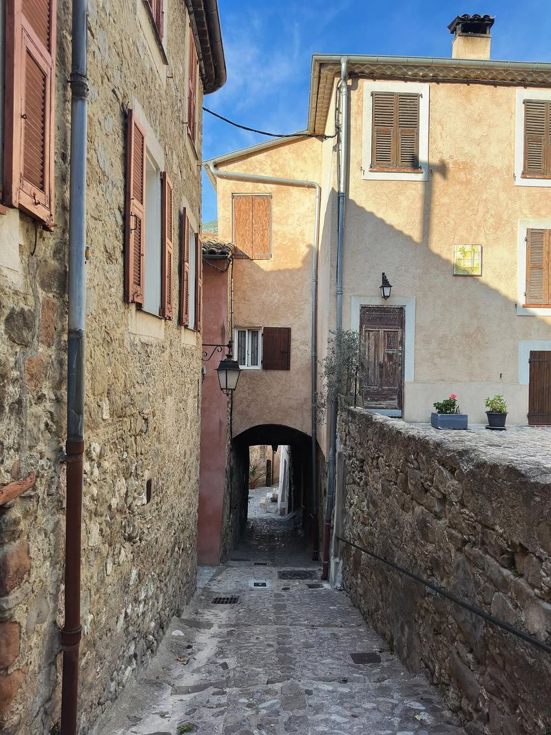 Le Village De Coaraze