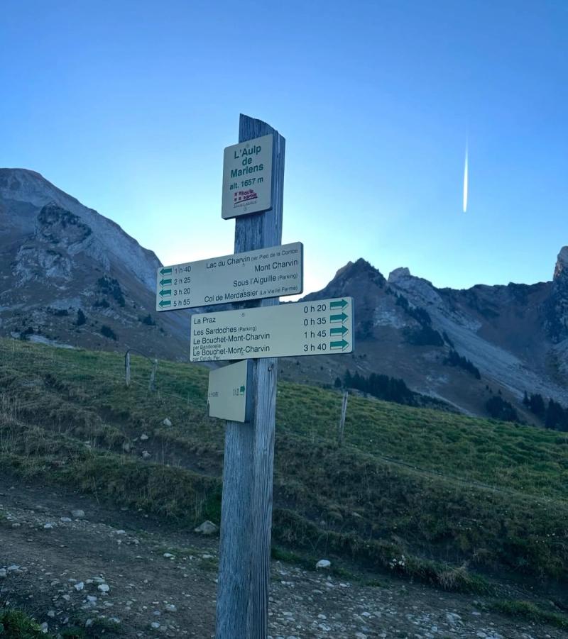 Le Lac Du Mont Charvin