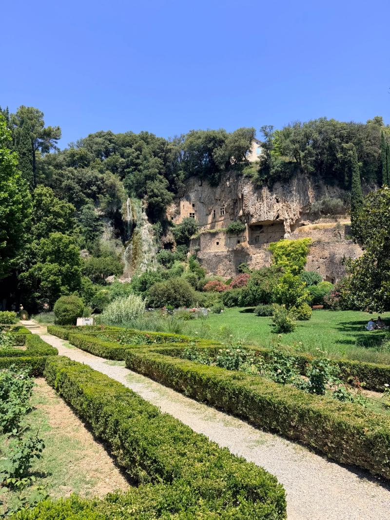 Le Jardin Troglodyte De Villecroze 