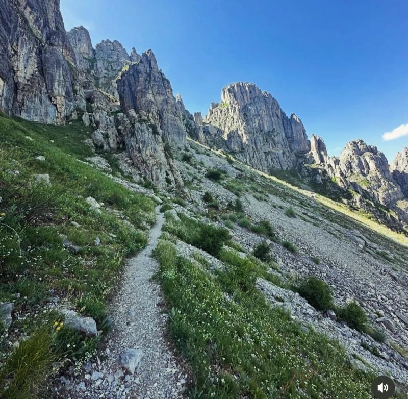 Le Sommet Des Aiguilles De Chabrières 