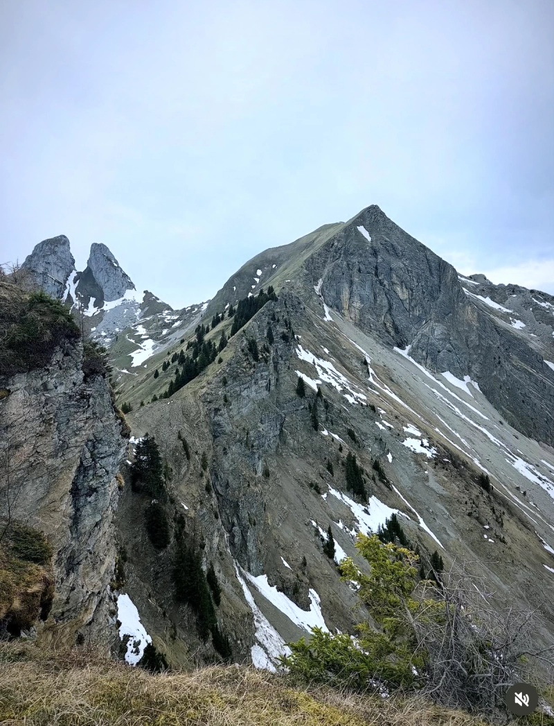 La Montagne Des Jumelles / La Grande Sereu