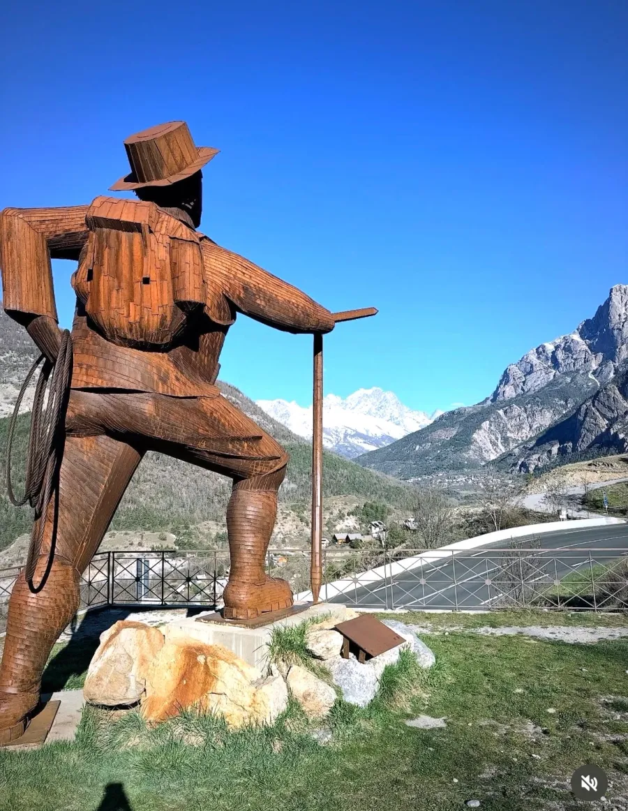 Image La Statue d'Edward Whymper