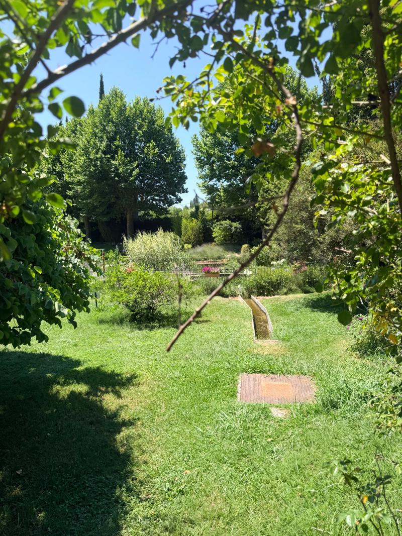 Le Jardin Troglodyte De Villecroze 