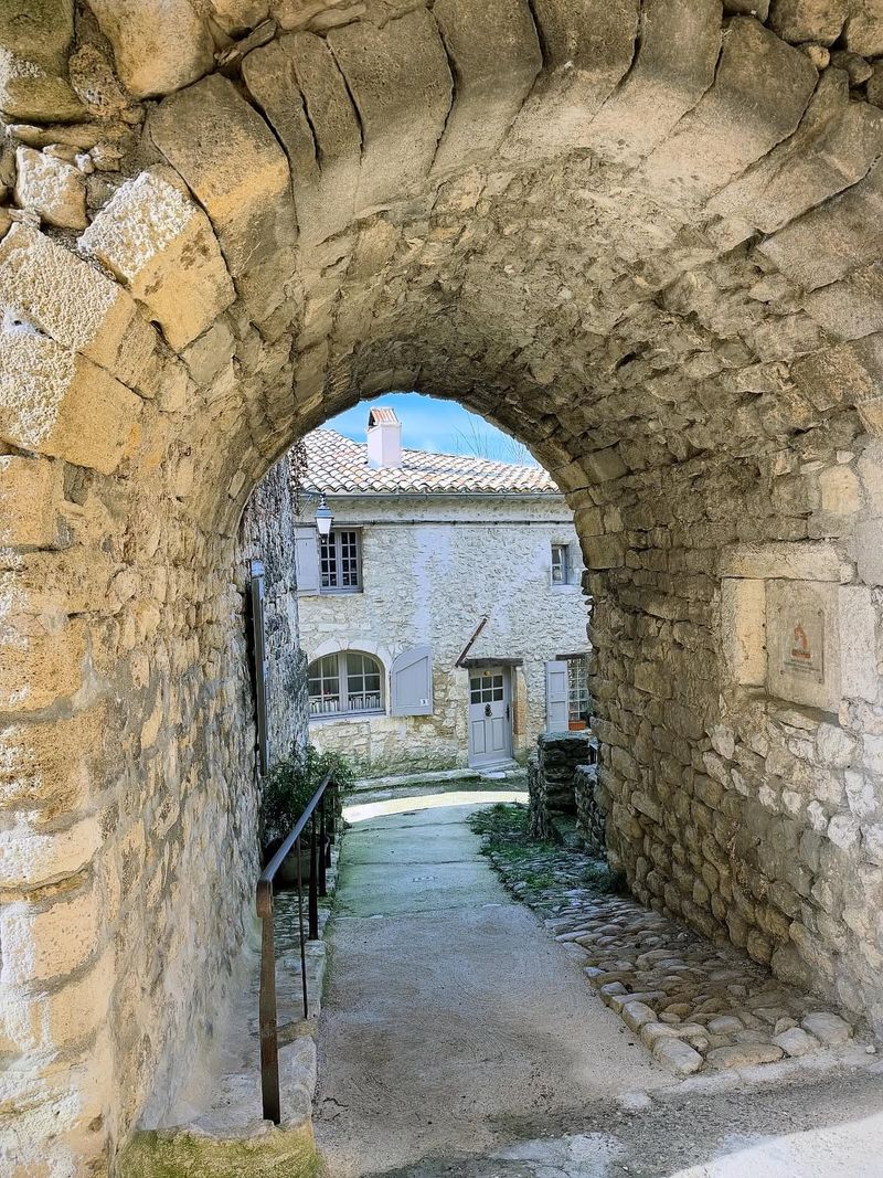 Le Village De Lurs 