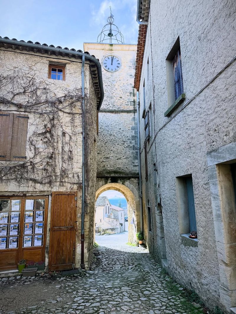 Le Village De Lurs 