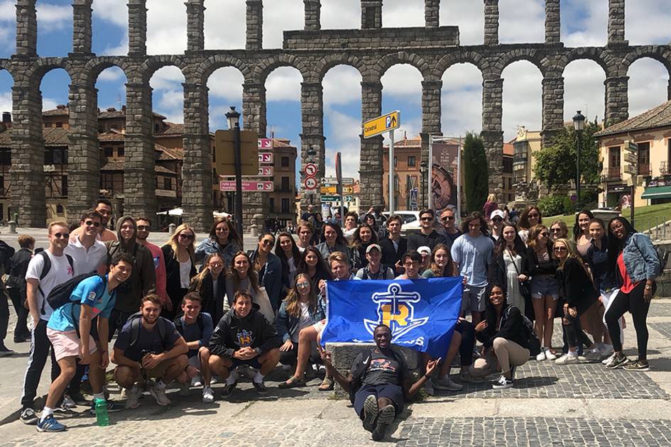 Students studying abroad in Madrid through Verano Espanol.