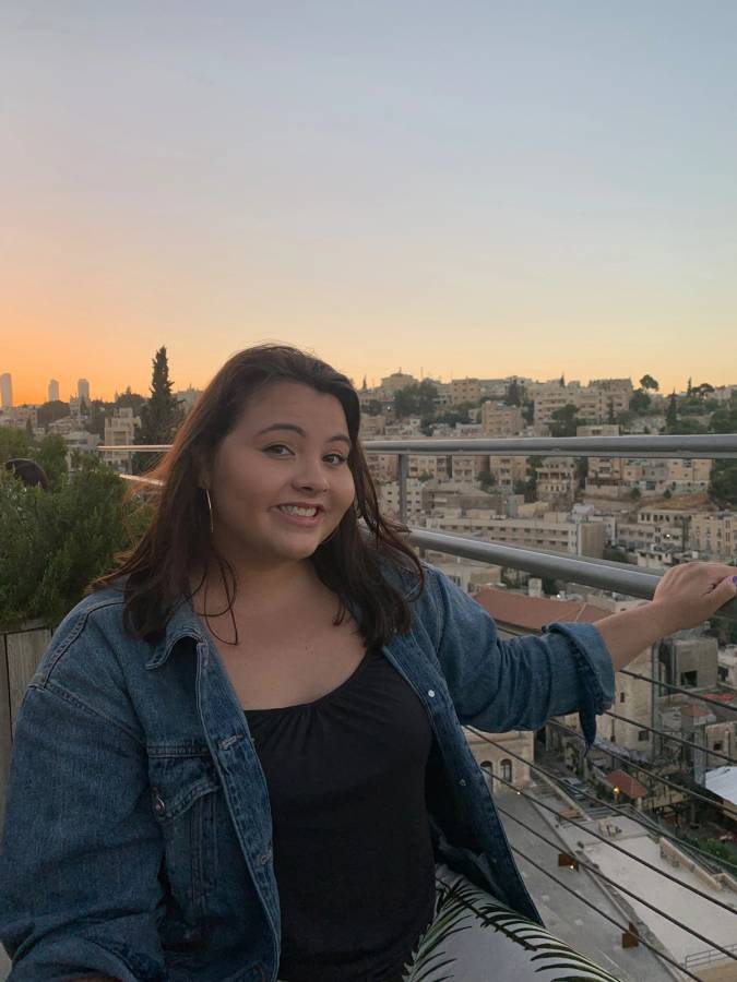 Lauren Oxendine ’20 at a local cafe while interning in Amman, Jordan.