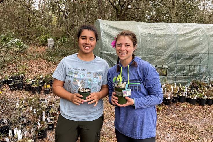 Angelica Rivera ’23 (left) during her internship at the Florida Native Plant Society.