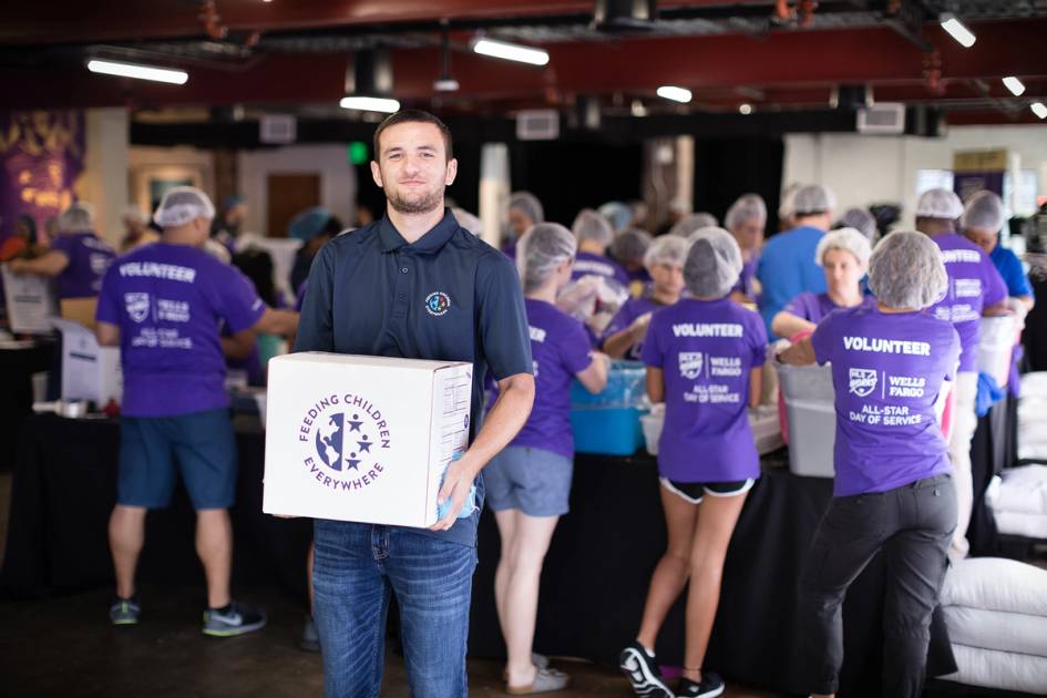 Rollins student interning at Feeding Children Everywhere