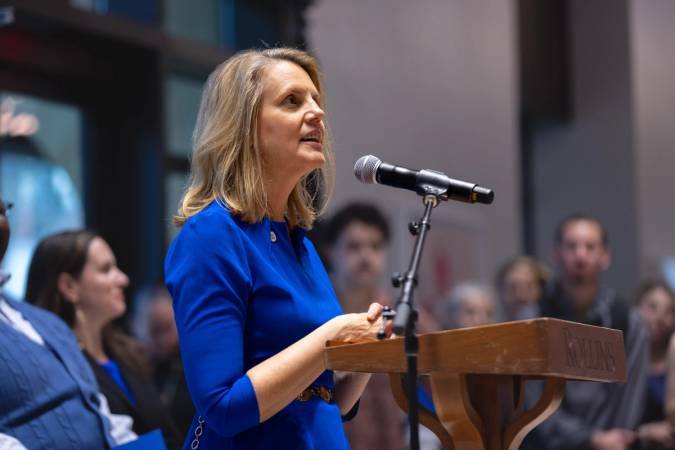 Photo of Brooke Barnett at podium