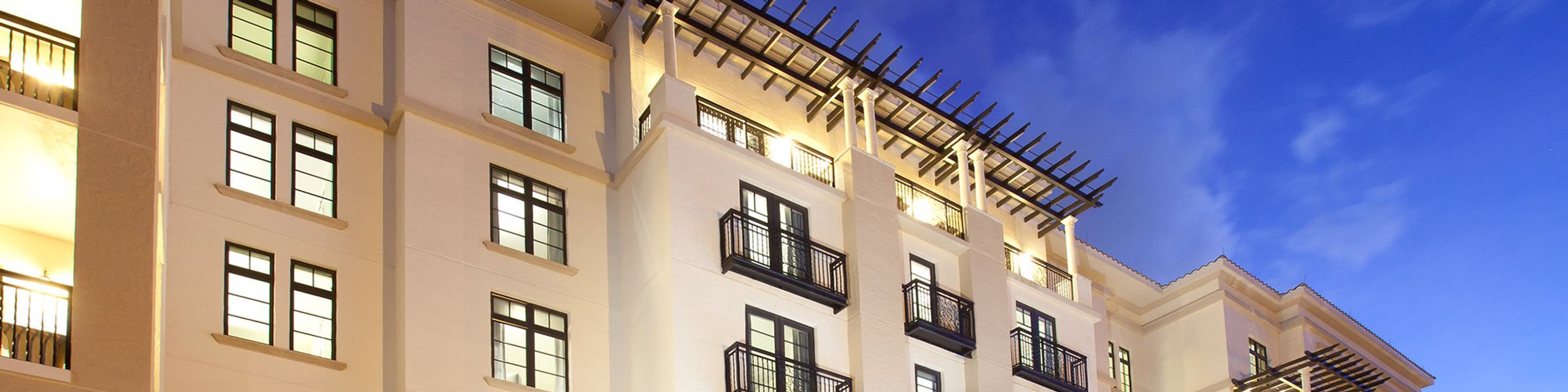 An exterior photo of The Alfond Inn in Winter Park, Florida 32789.