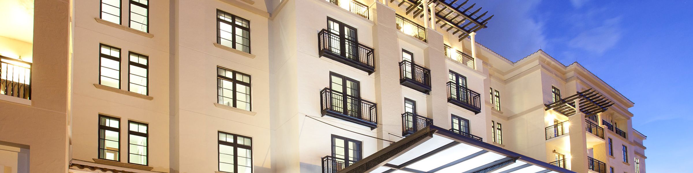 An exterior photo of The Alfond Inn in Winter Park, Florida 32789.