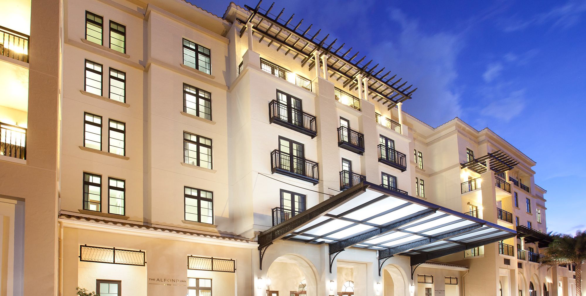 An exterior photo of The Alfond Inn in Winter Park, Florida 32789.
