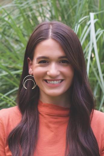 Barb Dos Santos ’20MAC