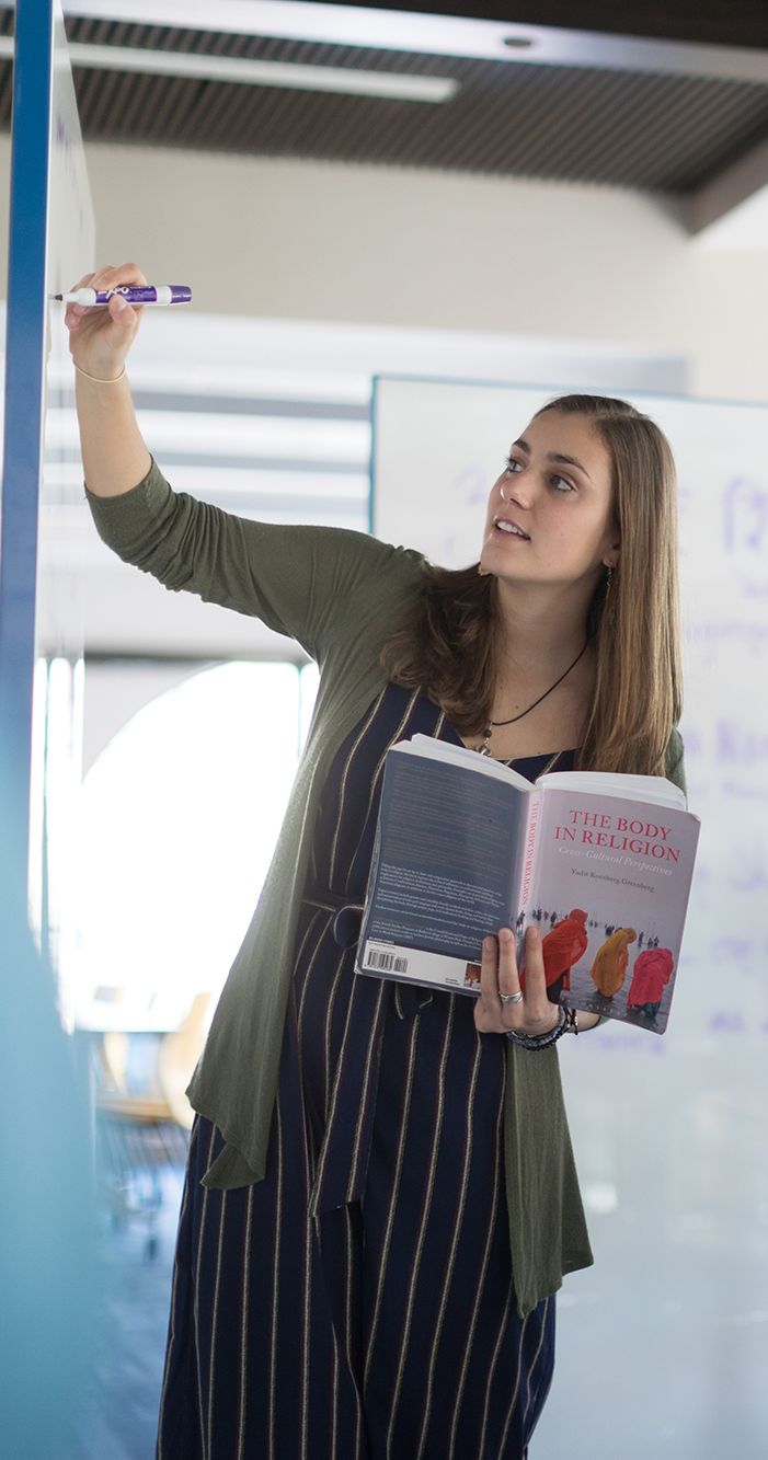 Jacqueline Bengtson ’22  in the Social Impact Hub.