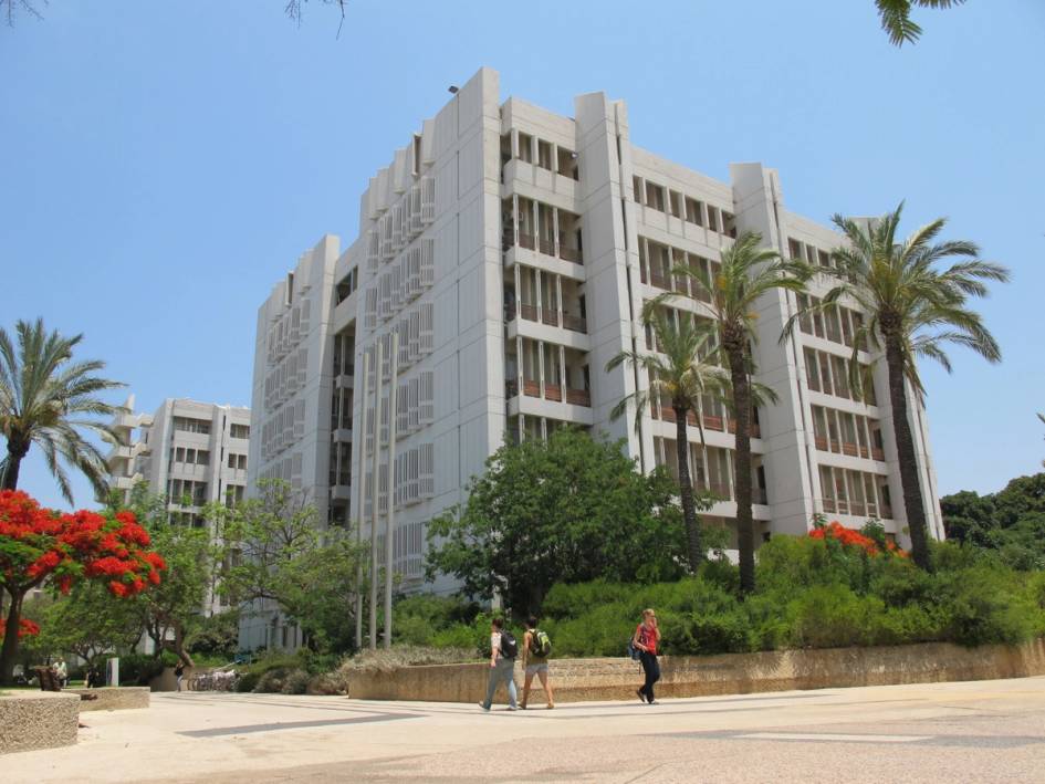 Students on campus at University of Tel Aviv.