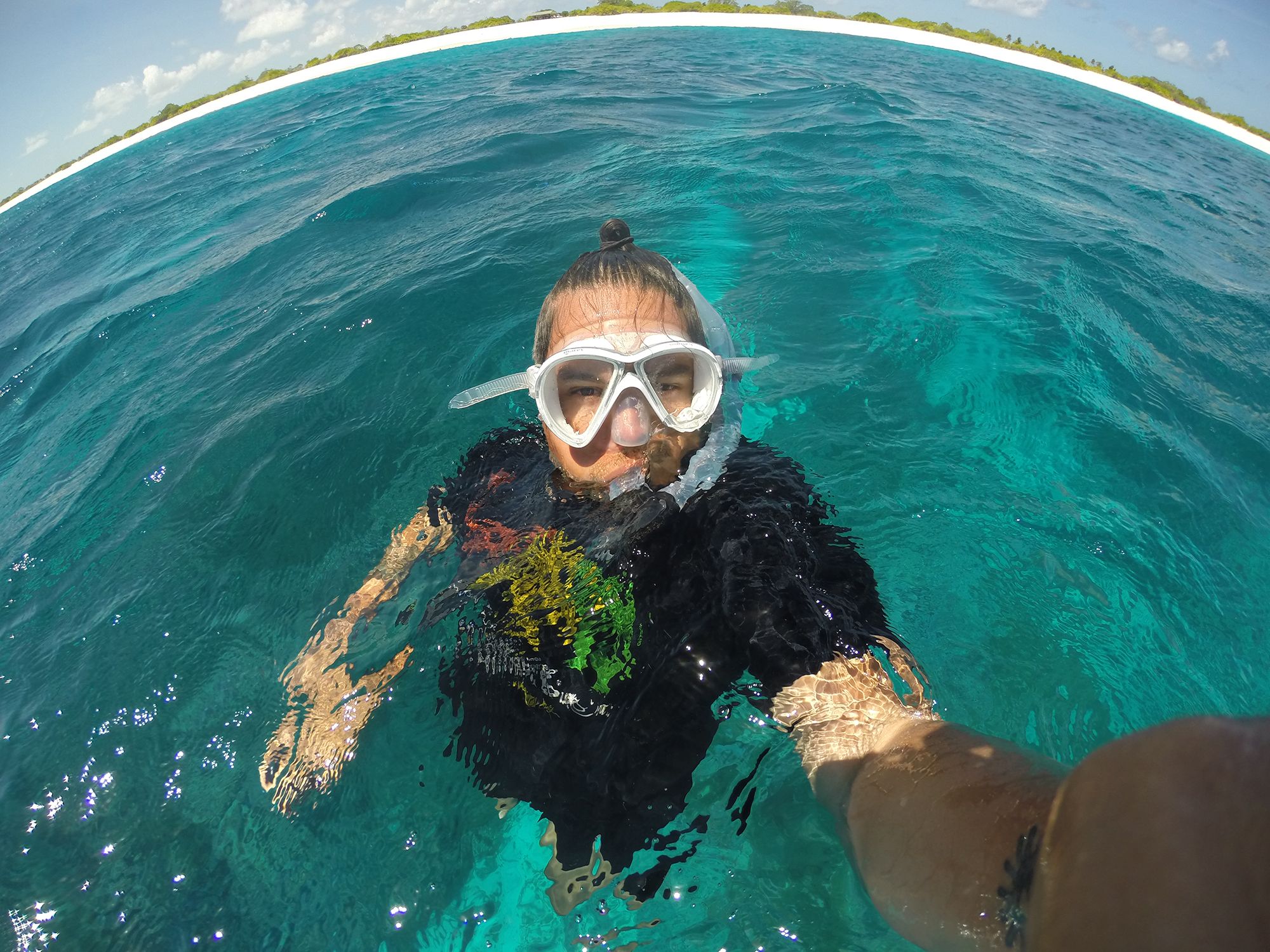 Angelo Villagomez ’04 snorkeling.