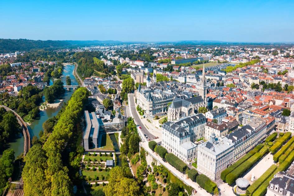 An aerial view of Pau, a city in southwestern France.