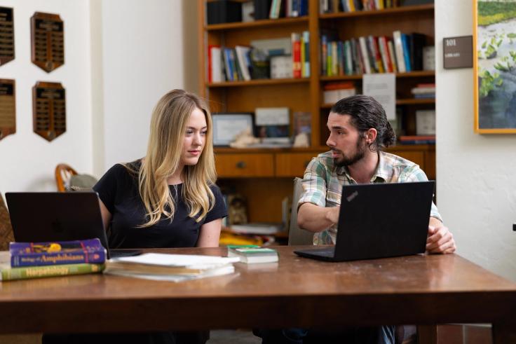 Makenna Gary ’26 researching alongside environmental studies professor Ian Biazzo
