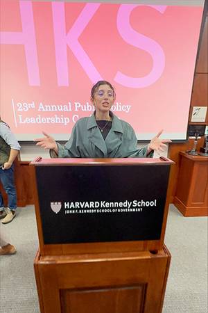 Rollins student Elle Mannino ’25 speaks at Harvard Public Policy Leadership Conference.