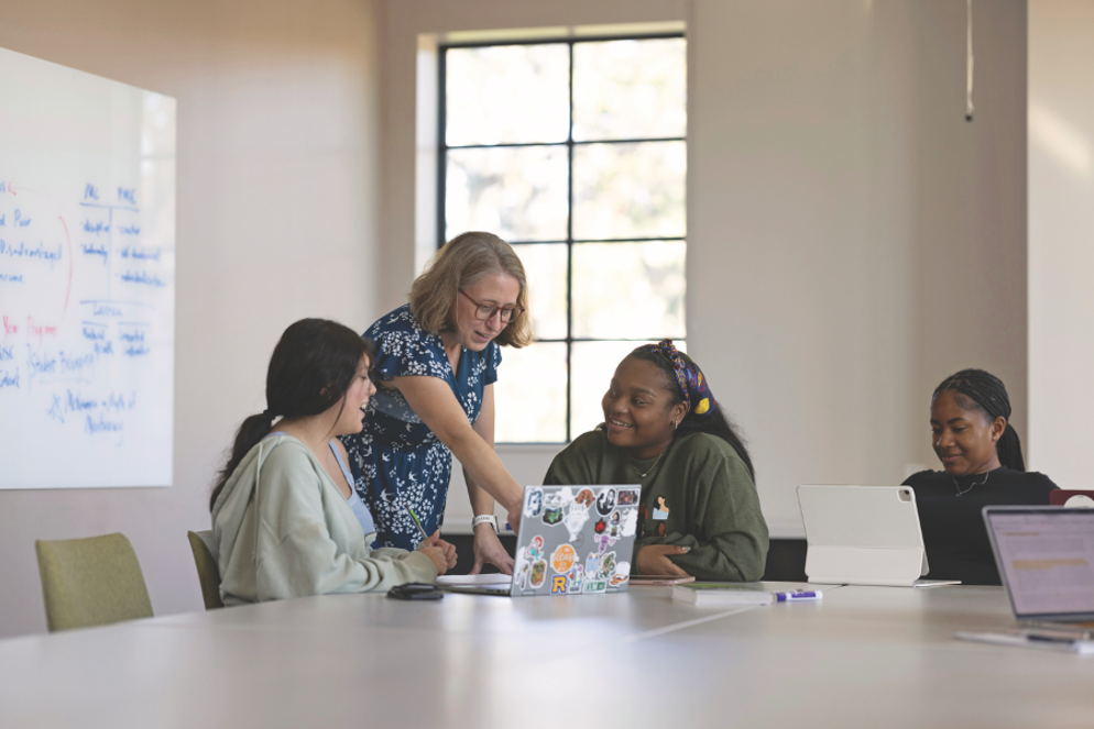 Ciara Bibbs ’27, a student in Rollins’ inaugural RISE program, in class