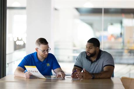 Rollins counselor meetings with a veteran student.